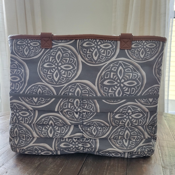 Thirty One Large Double Take Tote Grey Reversible Woodblock & Quilted Diamond - Picture 5 of 10